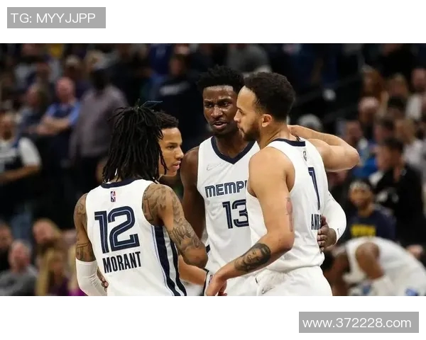 威少与莫兰特的对决谁能在赛场上更胜一筹引发球迷热议