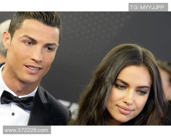 女人巡游与利兹联的精彩对决展现足球魅力与女性力量的完美结合 女人巡游与利兹联的精彩对决展现足球魅力与女性力量的完美结合