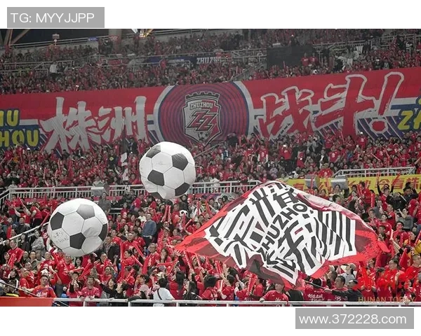 广西威壮与长沙的激烈对决展现足球魅力与团队精神的巅峰对抗 广西威壮与长沙的激烈对决展现足球魅力与团队精神的巅峰对抗