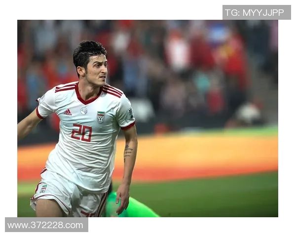 中国与伊朗足球对决宣传海报展现激情与荣耀的碰撞 中国与伊朗足球对决宣传海报展现激情与荣耀的碰撞