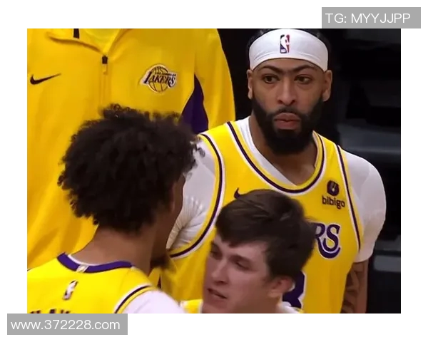 湖人队与雄鹿队激烈对抗引发冲突赛场火药味十足