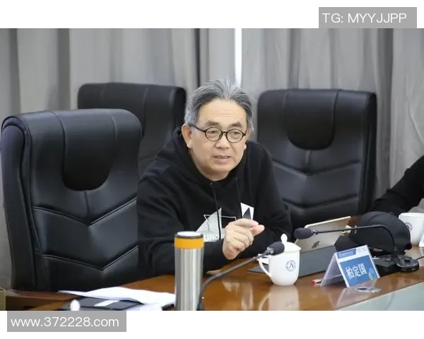 霍伊伦：探索未来科技与人文融合的创新之路