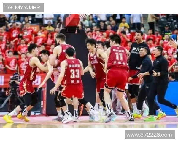 深入分析杭州篮球队的整体压制打法及其战术优势与执行效果